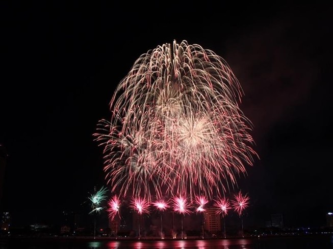 Đà Nẵng tưng bừng chào mừng năm mới 2018