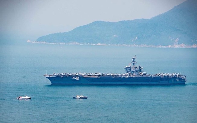 Ngày mai, tàu sân bay USS Carl Vinson tạm biệt Đà Nẵng