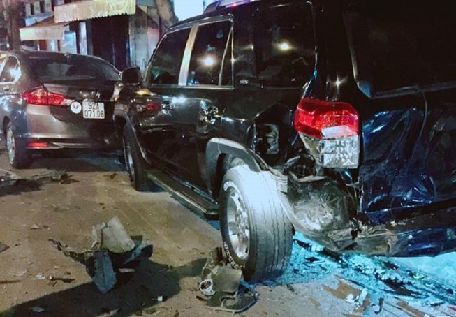 Nam thanh niên lái siêu xe BMW gây tai nạn liên hoàn