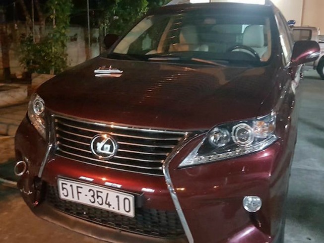 Vào khách sạn trộm xe Lexus của người tình cũ