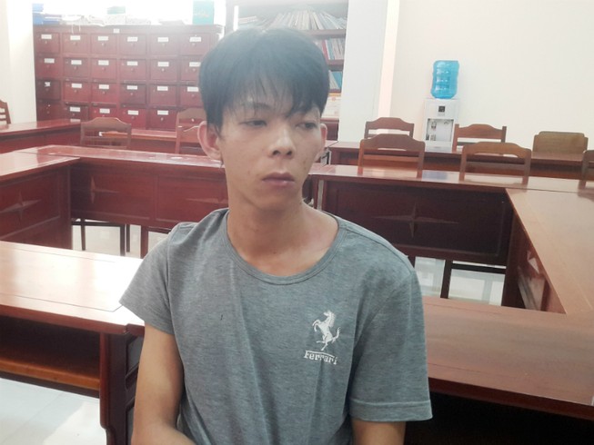 Chém mẹ tử vong rồi châm lửa đốt nhà