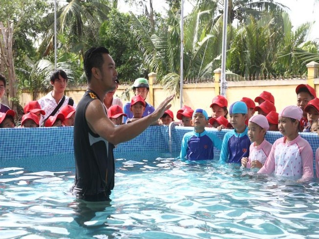 Tặng hồ bơi đầu tiên cho hành trình chống đuối nước quốc gia