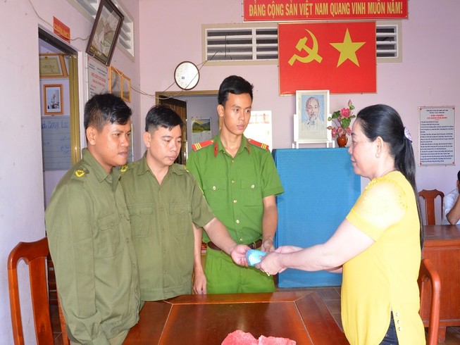 Thượng sĩ công an nhặt được 10 triệu đồng