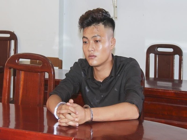 Con va quẹt xe máy, cha bị sát hại
