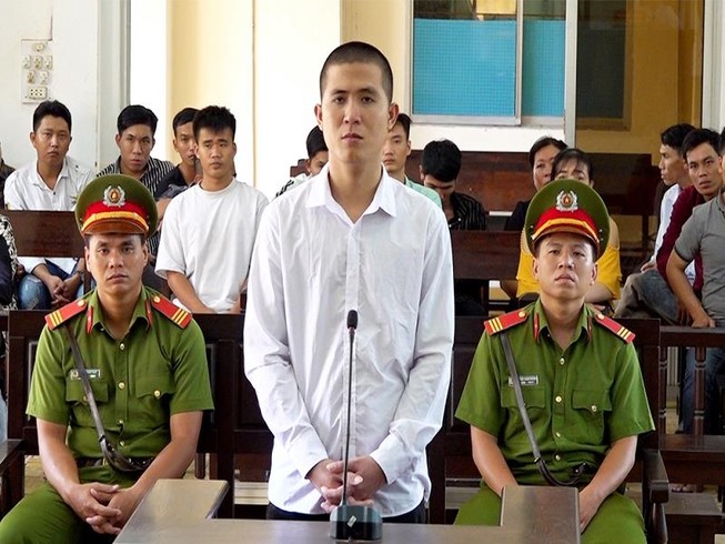 Người chết, kẻ đi tù sau tiếng còi xe