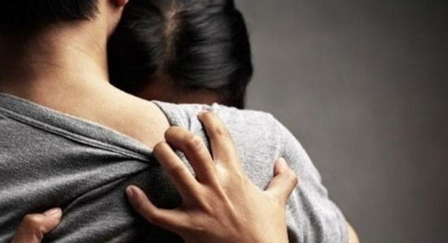 Kỷ luật lãnh đạo phòng quan hệ bất chính
