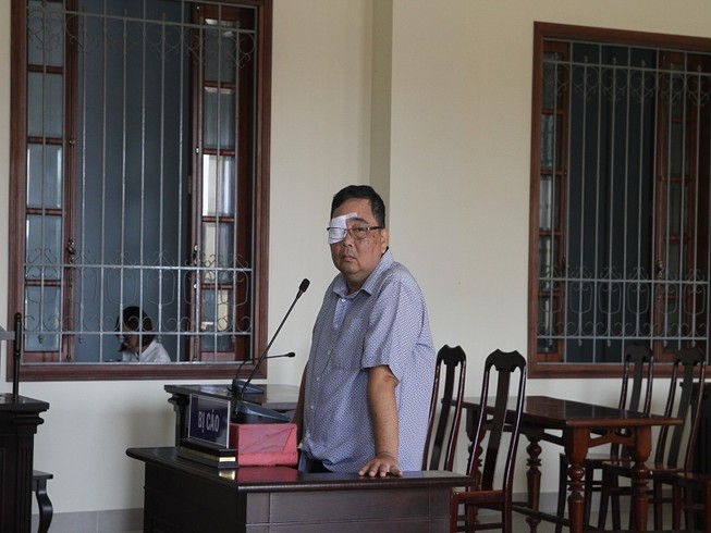 Không cho cựu sếp thi hành án tham ô hưởng án treo