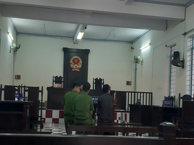 Đập phá căn nhà bị cáo cho rằng xây trên đất của mình