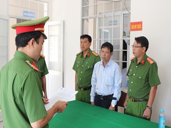 Cựu giám đốc ngân hàng ở Trà Vinh bị bắt