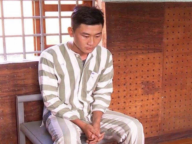 Bênh bạn gái, thanh niên đâm chết người