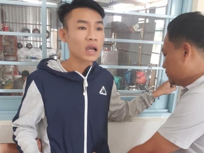 Nhóm thanh niên chém công an khi bị kiểm tra