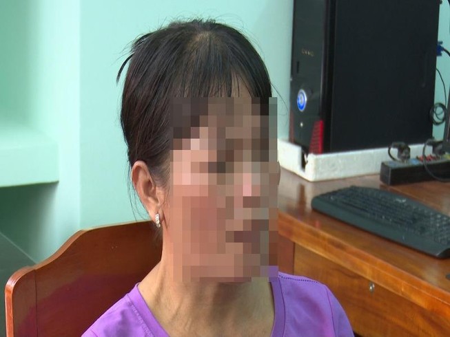 Hoang báo bị cướp làm nhục để giữ chồng