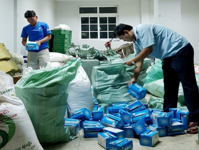 An Giang bắt 2 vụ xuất lậu khẩu trang qua Campuchia
