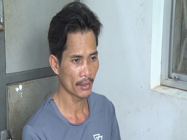 Bắt kẻ nhiều lần rạch mùng trộm tài sản