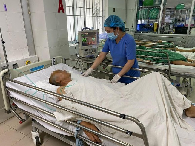 4 giờ chạy đua phẫu thuật cứu sống người vỡ túi phình mạch não