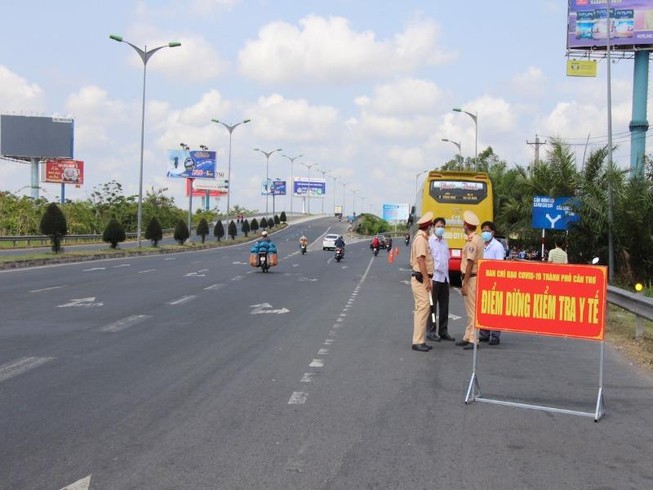 Kiểm tra y tế tất cả hành khách muốn đến Cần Thơ