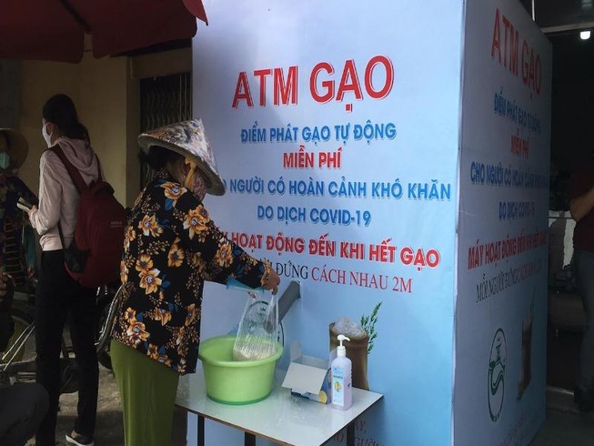 ATM gạo Cần Thơ: Ai có đến cho, ai khó đến lấy