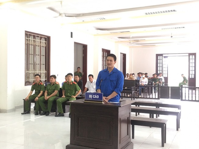 Xét xử công an nghĩa vụ dùng súng bắn đồng đội