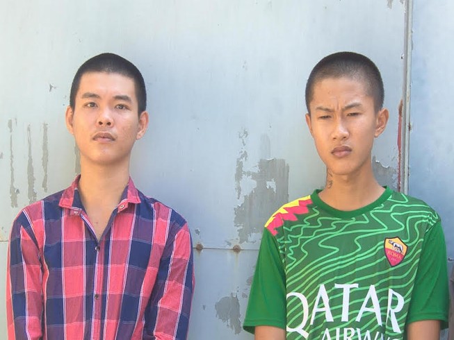 2 thiếu niên cầm búa ra đường cướp lấy tiền đi nhậu