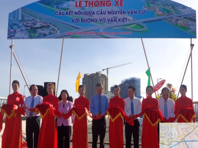 Sáng nay, thông xe 2 nhánh cầu Nguyễn Văn Cừ