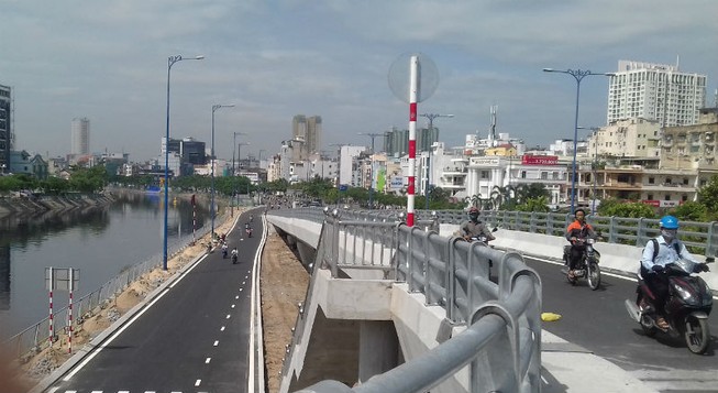 Sáng mai, thông 2 đoạn song hành với đường Võ Văn Kiệt