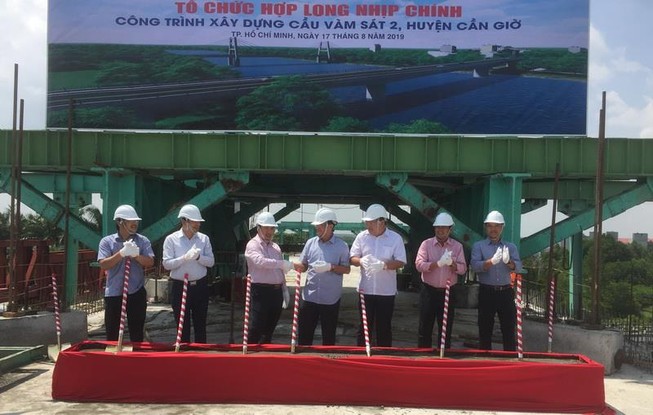Hợp long nhịp chính cầu Vàm Sát 2, Cần Giờ
