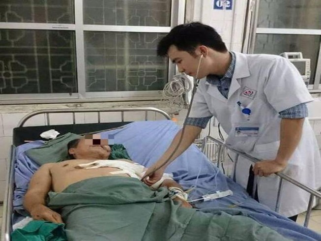 Cứu người bệnh bị tai nạn phổi lộ ra ngoài lồng ngực