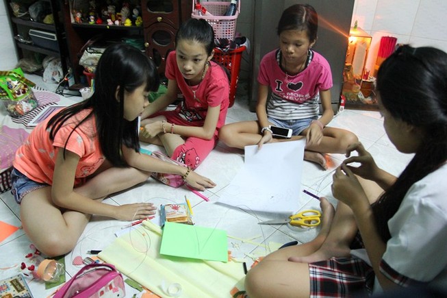 Tự tay làm hoa nhung, thiệp giấy tặng thầy cô