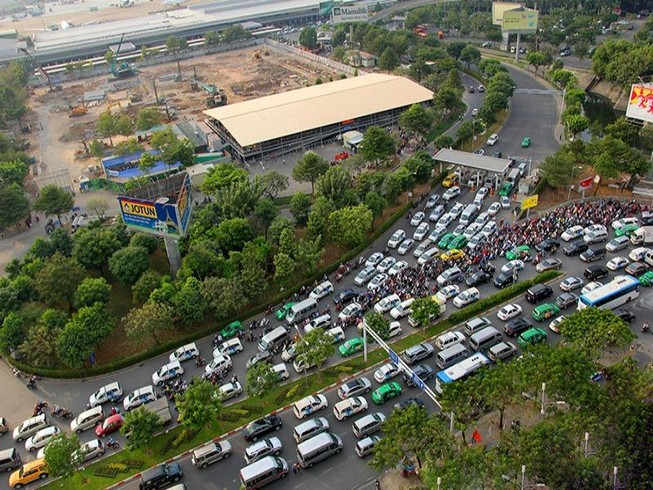 Xây cầu vượt thép gần sân bay Tân Sơn Nhất, giảm kẹt xe