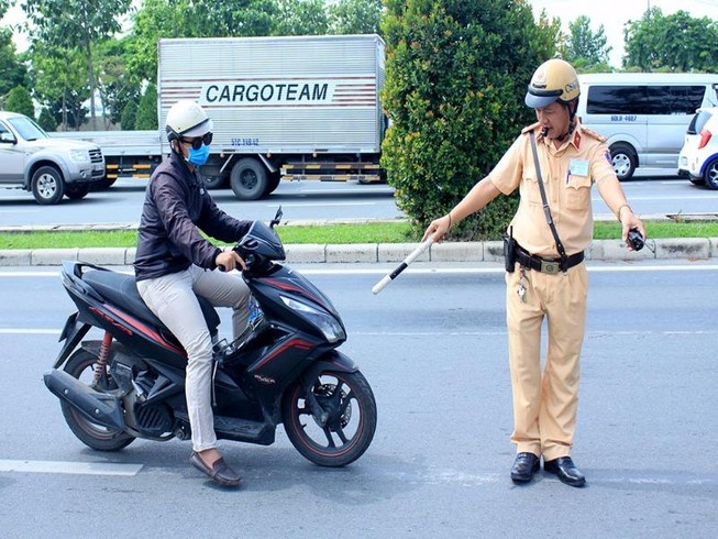 Cho chạy 50 km/giờ nhưng 'phóng' đến 100 km/giờ