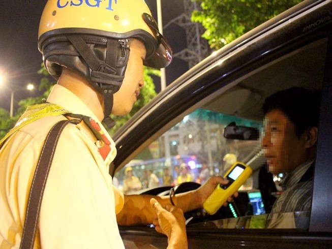 Phát hiện nồng độ cồn mà không cần 'ma men' thổi ống
