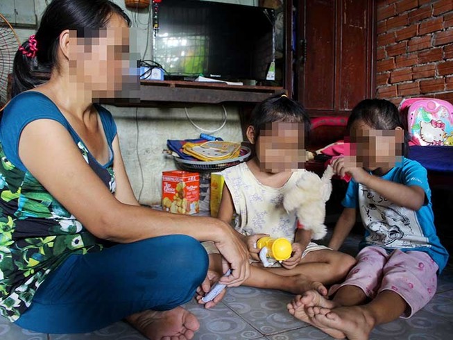 Công an Bình Chánh khởi tố vụ án xâm hại 2 trẻ sinh đôi