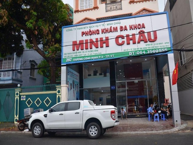 Quản lý chặt các phòng khám có bác sĩ Trung Quốc 