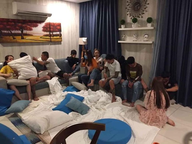 Thuê biệt thự để dùng ma túy, 23 người dương tính