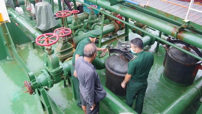 Bà Rịa-Vũng Tàu: Tạm giữ tàu chở dầu không rõ nguồn gốc