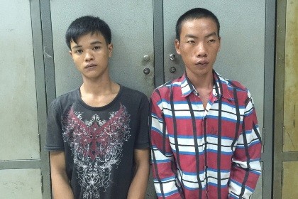 Hai tên cướp nhân viên khách sạn