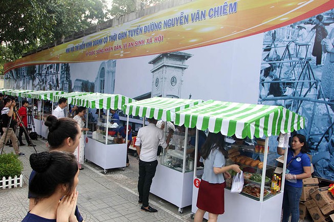 Khai trương phố hàng rong đầu tiên ở TP.HCM