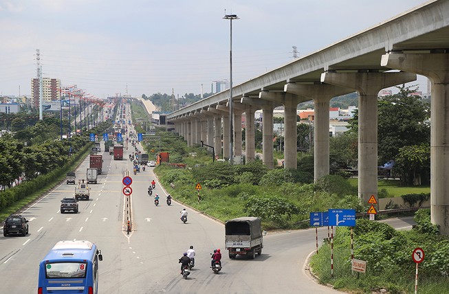 Toàn cảnh tuyến metro số 1 nằm chờ vì chậm vốn