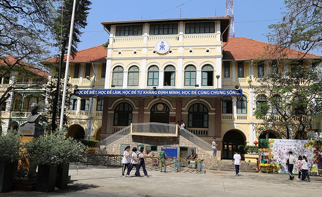 Cận cảnh ngôi trường dòng trăm tuổi ở Sài Gòn