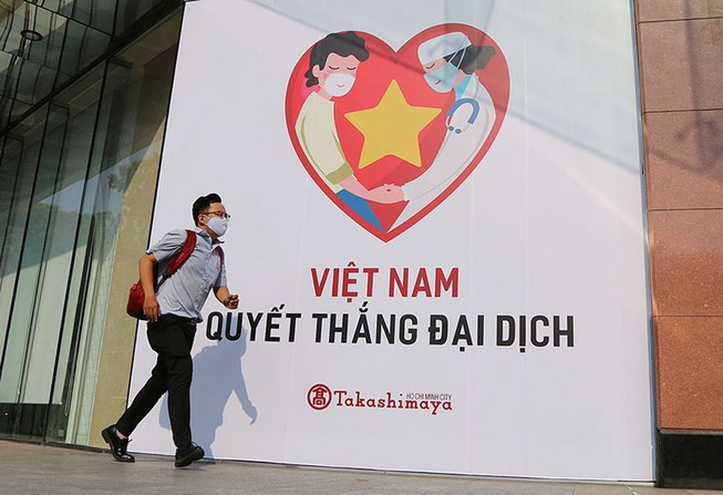 TP.HCM khác lạ trong ngày đầu thực hiện cách ly xã hội