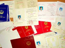 Mua bằng giả, xử lý hình sự hay hành chính?