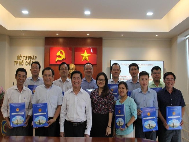 Ký cam kết hoàn thành nhiệm vụ cải cách hành chính 2019
