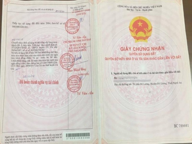 Cuối năm, công chứng 'bắt' giấy hồng giả giao công an xử lý