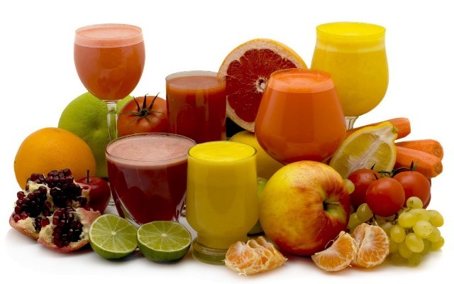 Nước ép tốt hay sinh tố, nên uống loại nào?
