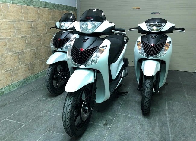 Lợi và bất lợi giữa mua xe chính hãng và nhập khẩu