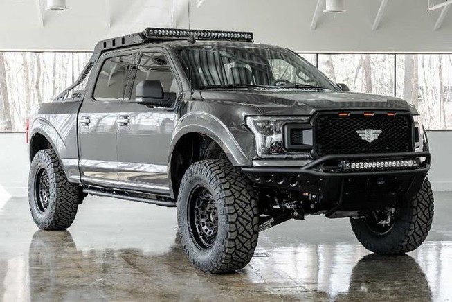Ford F150 độ thành 'quái vật' off-road cực hầm hố