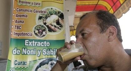 Dân Peru uống sinh tố ếch để tăng cường 'chuyện chăn gối'