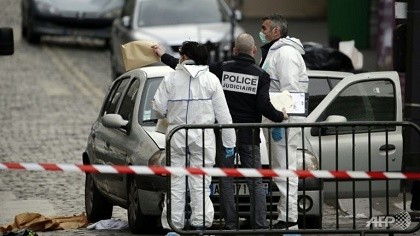 Tìm thấy chiếc xe hơi sử dụng trong vụ khủng bố Paris