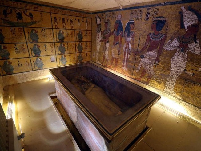 Tiếp tục tìm kiếm mật thất trong mộ vua Tutankhamun