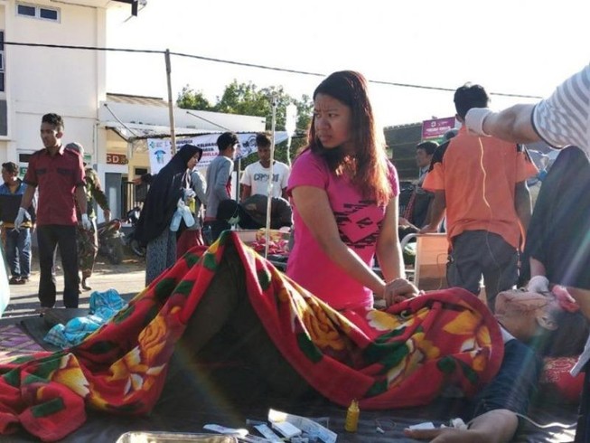 Indonesia: Động đất 6,4 độ Richter khi đang ngủ, 3 người chết